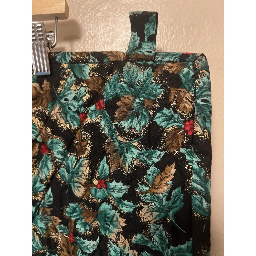 Handmade‎ Quilted Christmas Tree Wall Hanging Novelty Buttons Decor 27 x 31 Inch